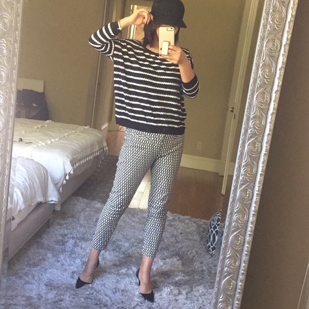 ❤️black while stripes sweater 🎁💥🌺💕🎉🎁💥🌺💕